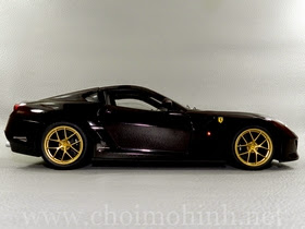 Xe mô hình tĩnh Ferrari 599 GTO Michael Mann hiệu Hot Wheels Elite tỉ lệ 1:18