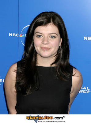 Casey wilson hot photo