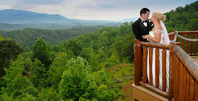 http://www.perfectweddingpics.com/smokymountainwedding/2014/09/01/smoky-mountain-cabin-weddings/