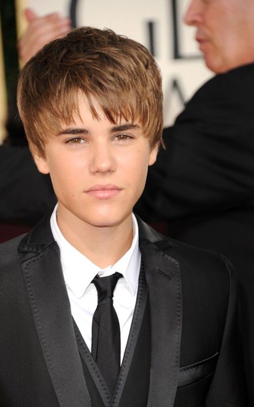 justin bieber 2011 new haircut photo. justin bieber lyrics to that