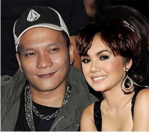 Yuni Shara Feat Iwa K - Aku Jadi Bingung