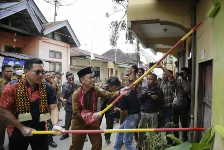 Sekda Alpian Apresiasi Kreativitas Desa Seberang Ciptakan Kampung Warna-warni