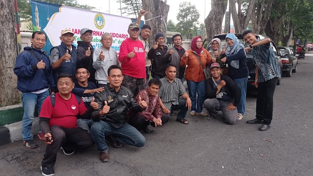 Aliansi Jurnalis Sidoarjo Tebar Keberkahan Dalam Berbagi Ta'jil di Bulan Ramadhan 1446 Hijriah. 