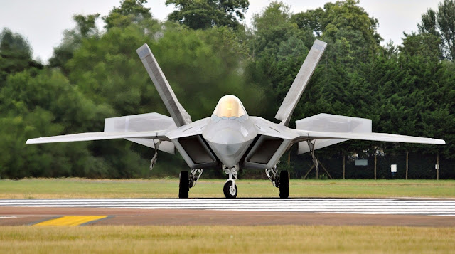 F-22 Raptor Turning on Runway