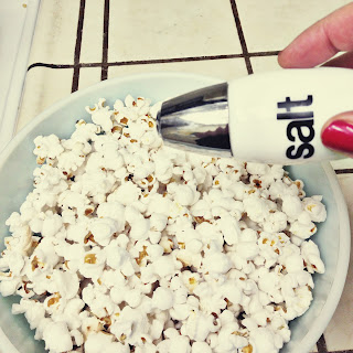 Cheap Eats :: Stovetop Popcorn