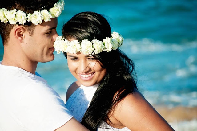 Ensaio de fotos de casal noivos na praia