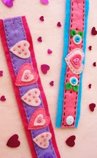 http://www.todomanualidades.net/2013/01/como-hacer-pulseras-para-san-valentin/