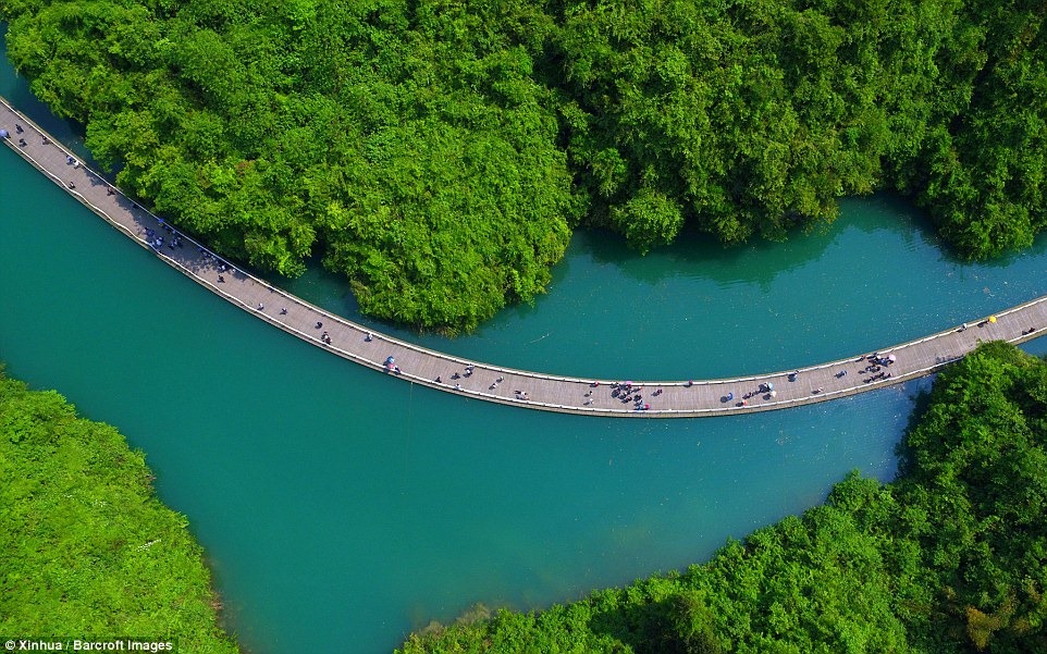 china-floating-walkway-3