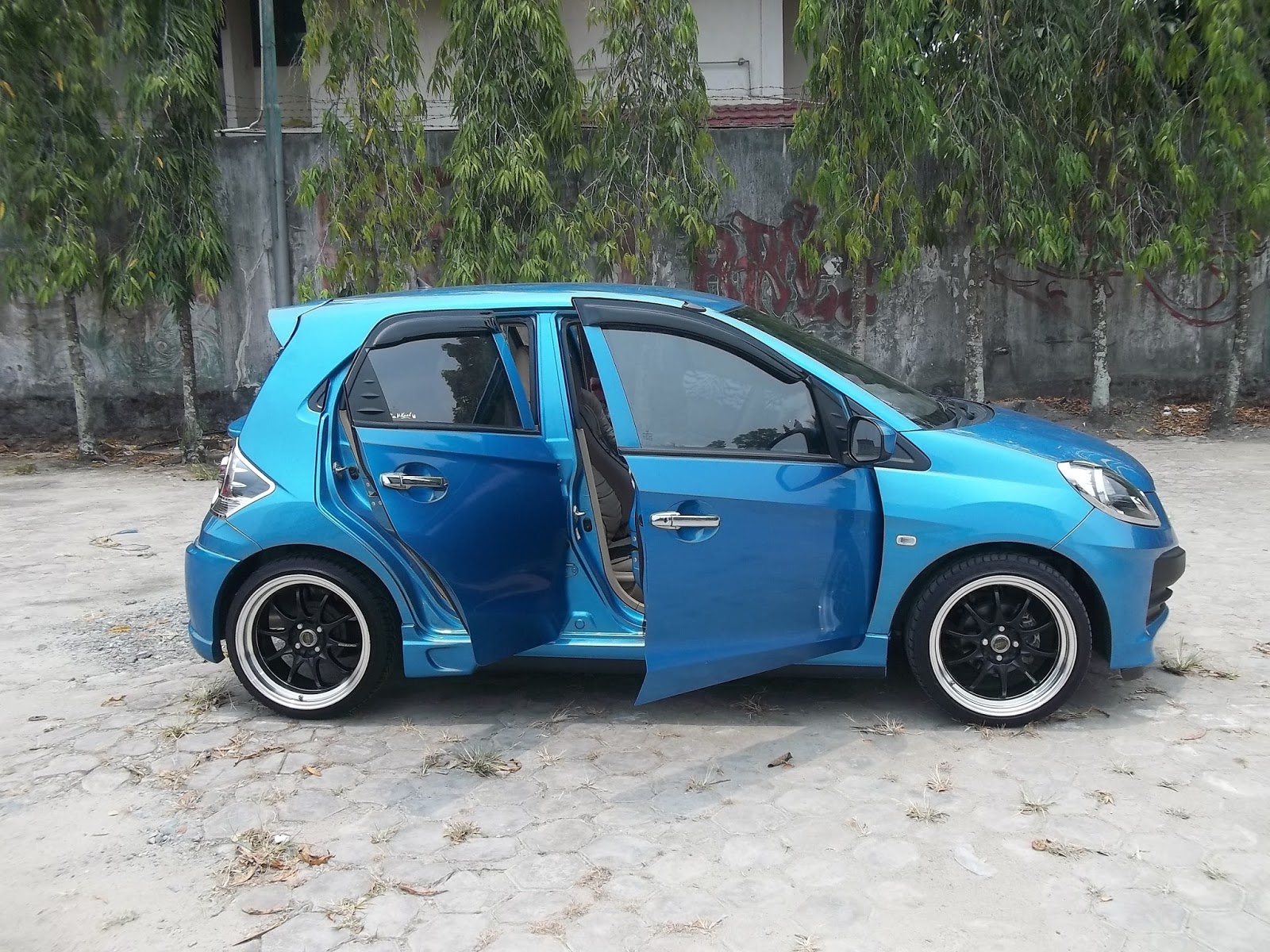 60 Modifikasi Honda Brio Biru Terbaru Dan Terlengkap Klepon Modifikasi