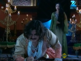 jodha mendorong Jalal