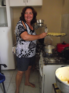 Dona Nenê , filhós de batata doce