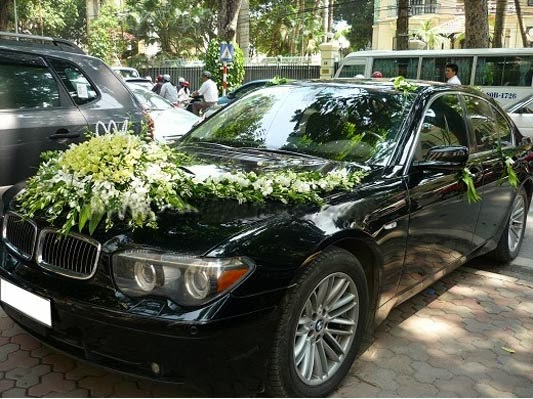 Cho thuê xe cưới vip BMW 750i tại Hà Nội