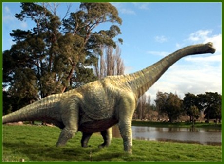 ... . Ini merupakan kerangka terbesar dinosaurus yang dipasang di museum