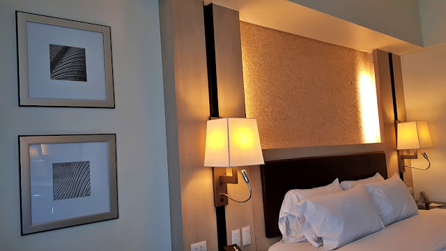 DeLuxe King Room at Seda, BGC (Bonifacio Global City) Metro Manila