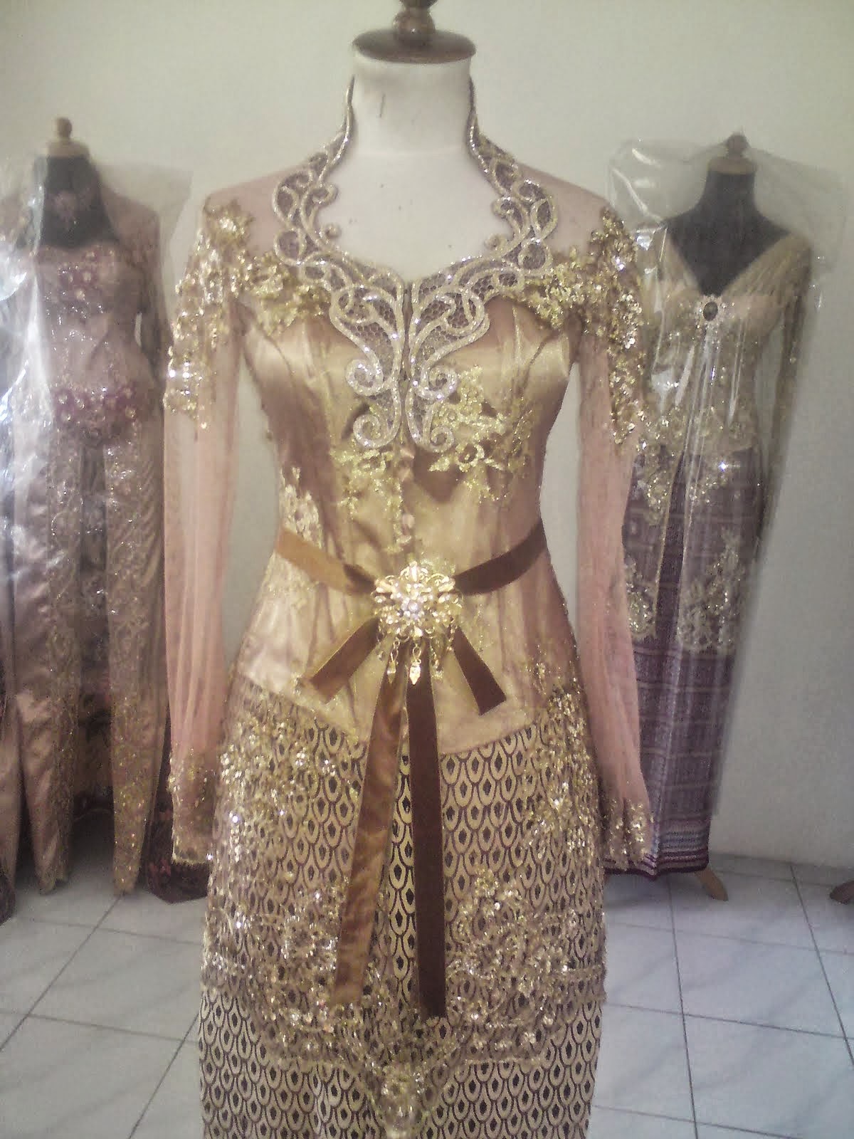 Model Baju Kebaya Untuk Wisuda Yang Popular Kumpulan 