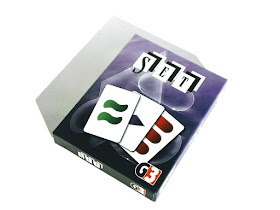 na zdjęciu opakowanie gry set w kolorze fioletowym z wizerunkiem trzech kart