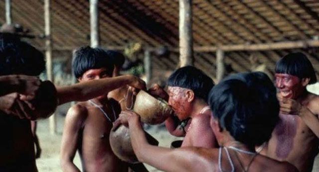 Memakan Abu Mayat Yanomami