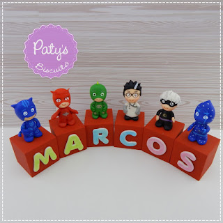 Cubos decorados e porta recados PJ Masks - Decoração para festa Infantil - Paty's Biscuit