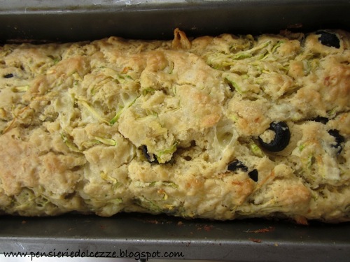 Cake salato zucchini olive e feta 2