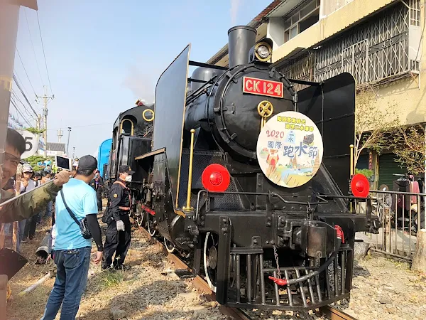 CK124蒸汽火車從彰化車站出發 搭火車去二水跑水節