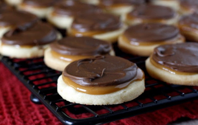 Twix Cookies #desserts #cookies