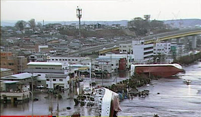 Kumpulan Foto Kedahsyatan Tsunami di Jepang 10 Maret 2011