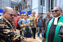 Lukas Enembe Resmikan Gedung GKI Paulus Dok V Atas Jayapura