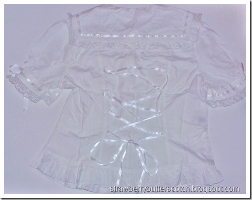 Reviewing and altering a Bodyline blouse l157.  Because the lace was that bad.