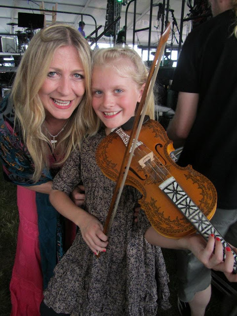 Image of hardanger fiddle, Haley Richardson, Mairead Ni Mhaonaigh,