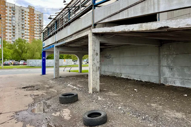 улица Перерва, дворы, гараж (Паркинг Региональной общественной организации помощи автомобилистам (РООПА) «Защита») (построен в 2002 году)