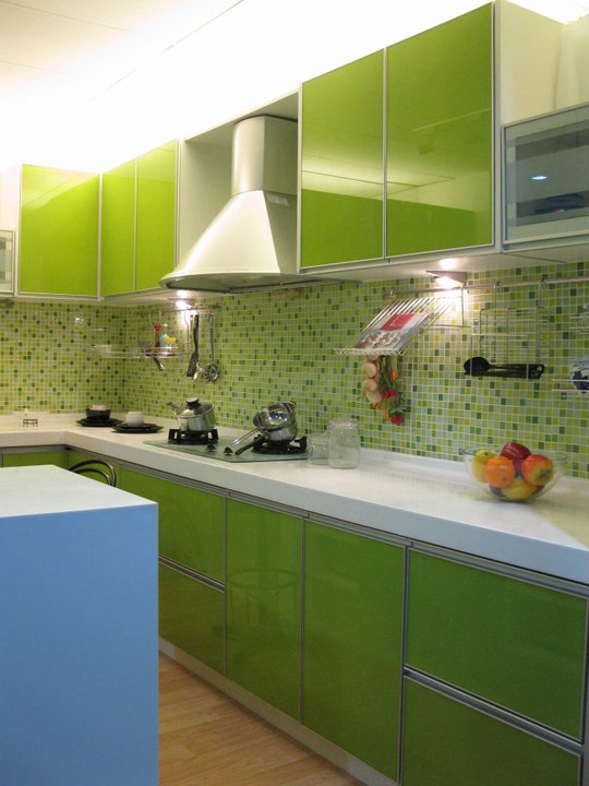 Oren Kabinet  Tips  Memilih  Keserasian Warna  Dinding Dapur  