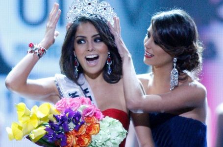 Jimena Navarrete win crowned Miss Universe