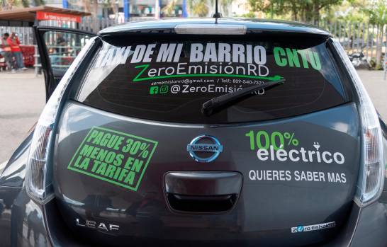 CNTU habilita primera flota de taxis eléctricos