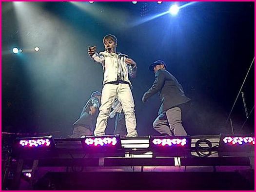 justin bieber usb. justin bieber israel concert.