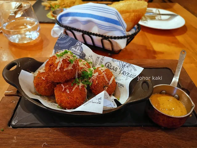 Cluny @ Distillery District, Toronto. Summerlicious 2019 Cluny @ Distillery District, Toronto. Summerlicious 2019