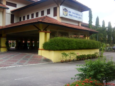 sejarah taman megah ria