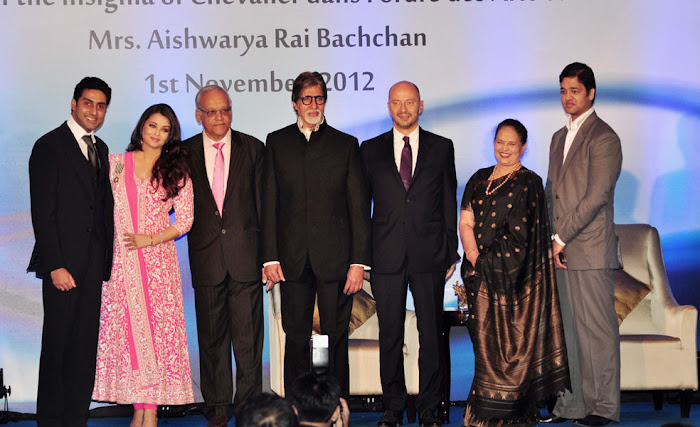 aishwarya rai awarded by french emby unseen pics