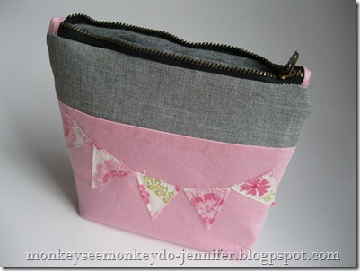 zippered flag pouch (1)