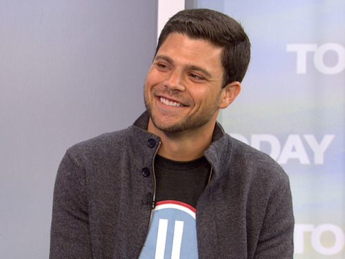 Jerry Ferrara stars in the horror movie 7500 While a plane is crossing the