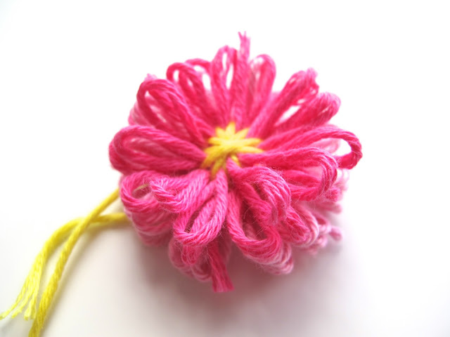 flower loom daisy in pink