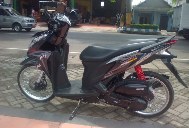 ide modifikasi vario techno 125 warna hitam