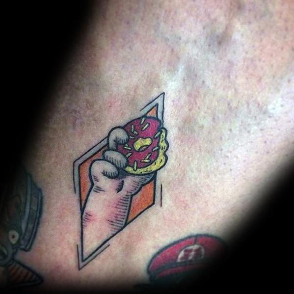 48 divertidas tatuagens do Homer Simpson!
