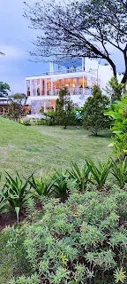 Restoran di Taman Budaya Sentul