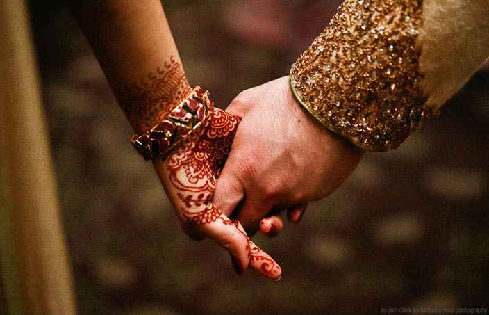 emo lovers holding hands. holding hands love. emo lovers