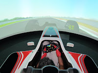 conduciendo en el simulador oficial de la FIA F2 7