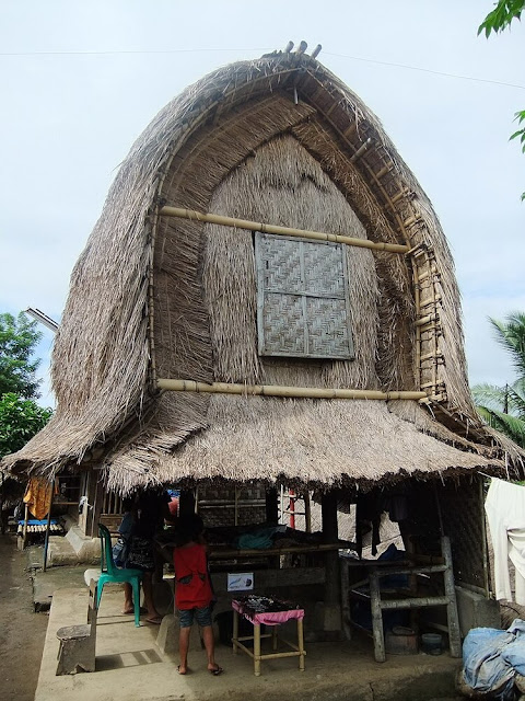 Objek wisata Lombok salah satunya Sade village, sumber : wikipedia.id