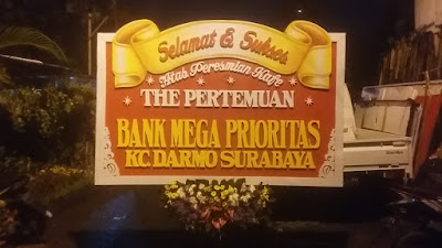 bunga papan selamat sukses surabaya low