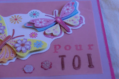 carte rose pour papillons colorés