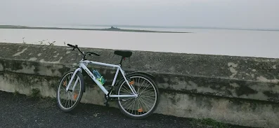 Cycling to Puzhal lake