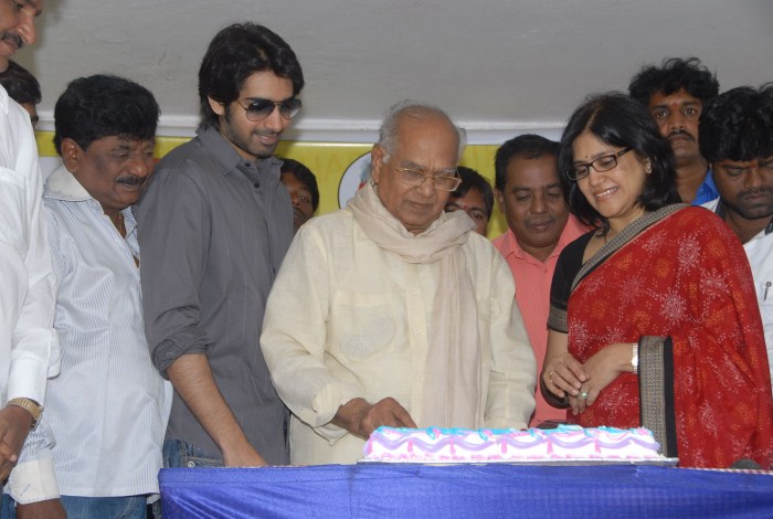 Nagarjuna 2011 Birthday Celebration Photos wallpapers